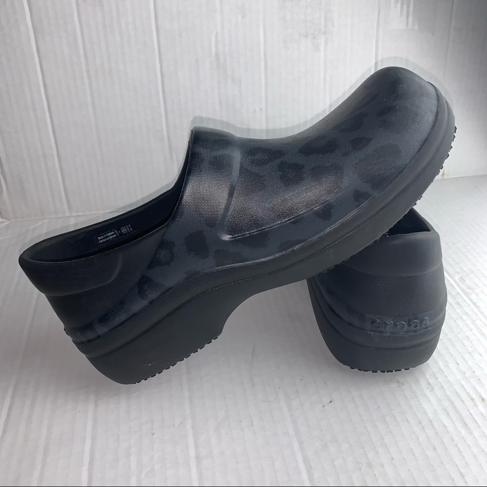 Women’s Neria Pro II Graphic Clog, Black Leopard